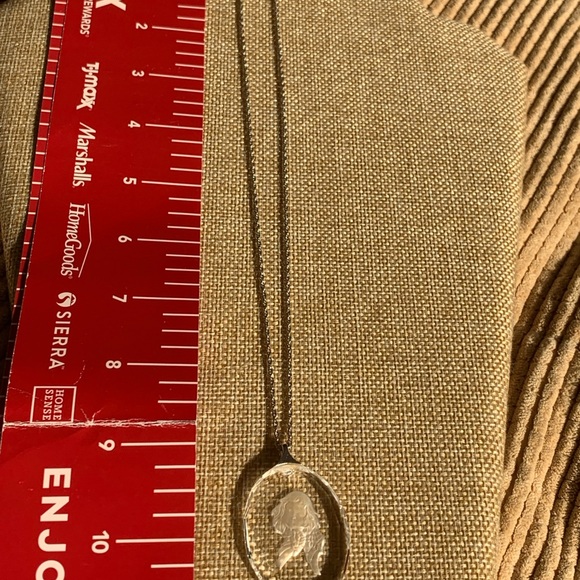 House of Goebel Adoring Angel Austrian crystal pendant, limited edition - Picture 5 of 5